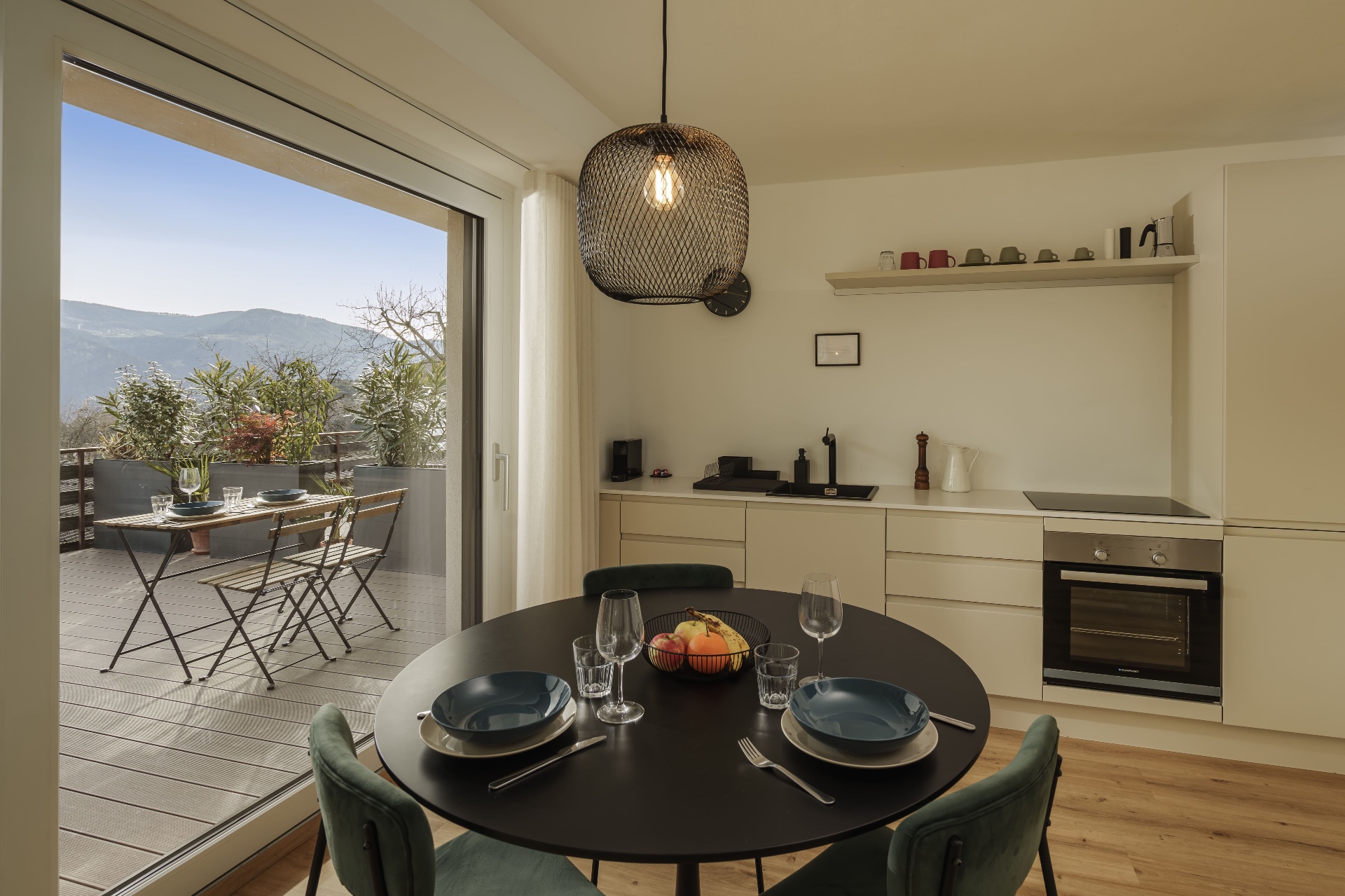 Suite Peter – Terrasse mit Bergblick | Ferienwohnung mit Whirlpool in Südtirol (1)