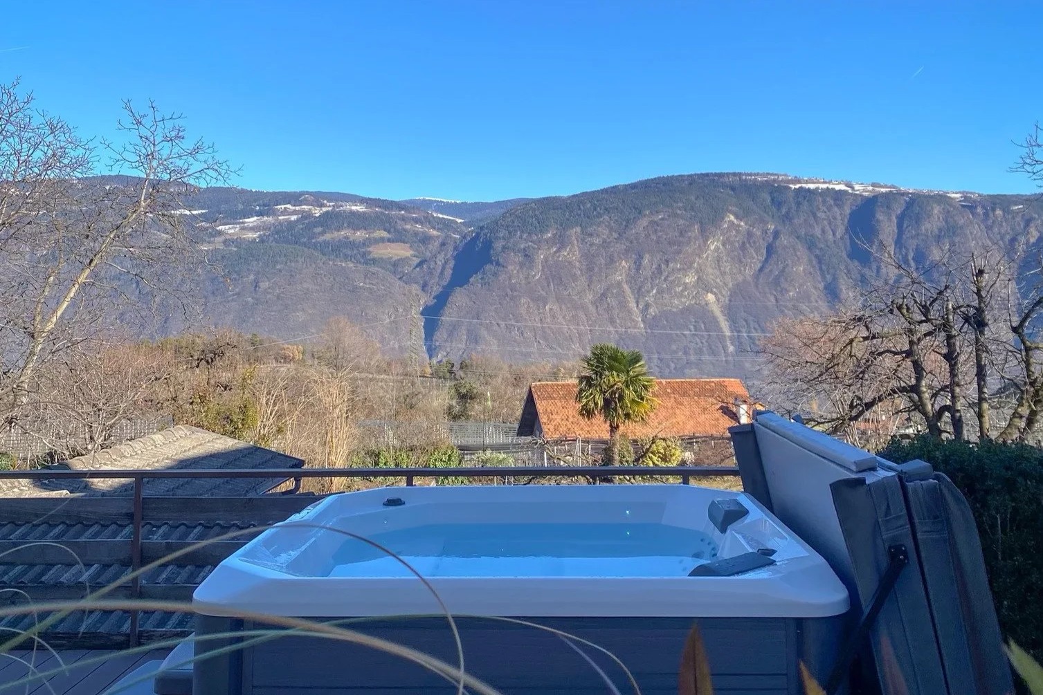 Mountain View Suites – Terrasse mit Bergblick auf die Dolomiten